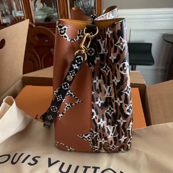 LV Jungle Capsule Collection Neo Noe - Picture 2 of 7